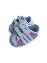Load image into Gallery viewer, Adidas crib shoes NEW (1K)
