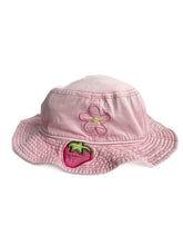 Load image into Gallery viewer, Strawberry bucket hat (48cm)
