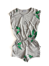 Load image into Gallery viewer, Minti playsuit (10Y)

