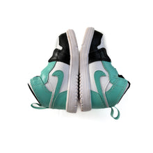 Load image into Gallery viewer, Jordan Air 1 mid (5C)
