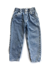 Load image into Gallery viewer, H&amp;M jeans (4Y)
