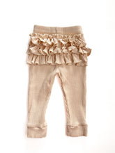 Load image into Gallery viewer, Bonnie &amp; Harlow ribbed ruffle bum tights (3-6M)
