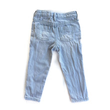 Load image into Gallery viewer, Cotton on light wash jeans (2Y)
