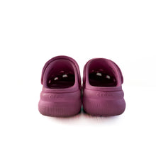 Load image into Gallery viewer, Platform crocs (13C)
