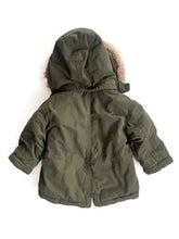 Load image into Gallery viewer, H&amp;M removable hood jacket (4-6M)
