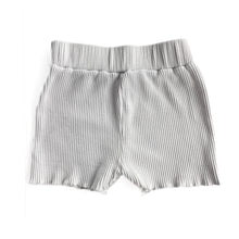 Load image into Gallery viewer, Little Hummingbird shorts (5Y)
