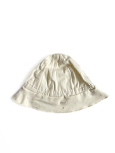 Load image into Gallery viewer, Gray label organic cotton hat NEW (0-1)
