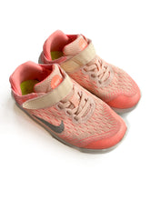 Load image into Gallery viewer, Nike free runs (12C)
