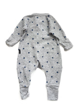 Load image into Gallery viewer, Bonds towelling onesie (nb)
