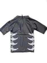 Load image into Gallery viewer, Band of boys rash vest NEW (2Y)
