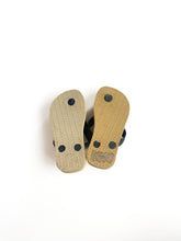 Load image into Gallery viewer, Minions havaianas (9)
