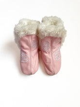 Load image into Gallery viewer, Robeez leather boots (12M)
