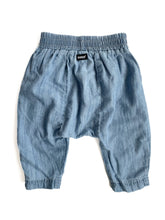 Load image into Gallery viewer, Bonds chambray pants (3-6M)
