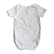 Load image into Gallery viewer, Bonds bodysuit (3-6)
