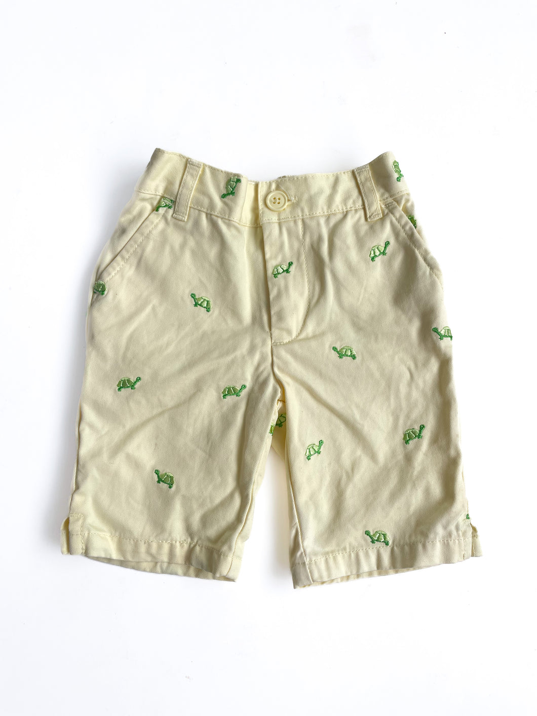 Gap turtle embroidered shorts (6-12M)