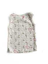 Load image into Gallery viewer, Nature baby singlet (3-6M)
