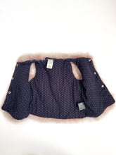 Load image into Gallery viewer, Fluffy vest (1Y)

