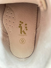 Load image into Gallery viewer, Karibou boots (9)
