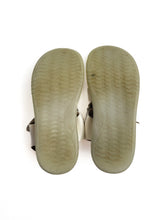 Load image into Gallery viewer, Bobux sandals (27)
