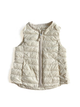 Load image into Gallery viewer, Goose down vest (4Y)
