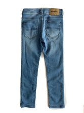 Load image into Gallery viewer, Lee jeans (6Y)
