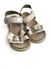 Load image into Gallery viewer, Bobux sandals (27)
