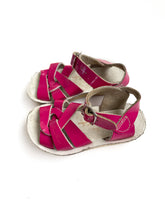 Load image into Gallery viewer, Saltwater sandals (5)
