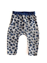Load image into Gallery viewer, Bonds leopard pants (6-12M)

