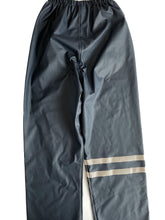 Load image into Gallery viewer, Trek waterproof pants (10Y)
